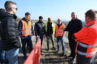 Zväčšiť fotografiu - Výstavba predposledného úseku vážskej cyklomagistrály napreduje rýchlym tempom