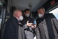 Zväčšiť fotografiu - Za cestovný lístok na hornej nitre už môžete zaplatiť aj mobilom - TSK_SAD PD_karta cez mobil (9 of 16)