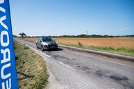 Zväčšiť fotografiu - Župa spustila súvislé opravy ciest v kraji, preinvestuje viac ako 3 mil. eur! - 20230703_Hradok_cesta_003w