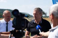 Zväčšiť fotografiu - Župa spustila súvislé opravy ciest v kraji, preinvestuje viac ako 3 mil. eur! - 20230703_Hradok_cesta_019w