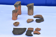 Zväčšiť fotografiu - Archeologický výskum odhalil rozsiahle osídlenie z troch časových úseko - nohy_2