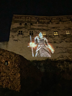 Zväčšiť fotografiu - Barborin palác na trenčianskom hrade sa premenil na plátno - IMG_9060