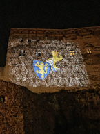Zväčšiť fotografiu - Barborin palác na trenčianskom hrade sa premenil na plátno - IMG_9063