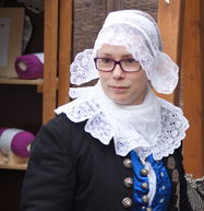 Zväčšiť fotografiu - Čipkárka z brezovej pod bradlom novou majsterkou ľudovej umeleckej výroby - ivana markova