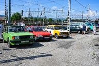 Zväčšiť fotografiu - Depo električiek už tradične spestrili historické autá a motorky