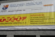 Zväčšiť fotografiu - Depo električiek už tradične spestrili historické autá a motorky