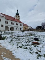 Zväčšiť fotografiu - Draškovičov kaštieľ v čachticiach ešte viac zatraktívni revitalizovaná záhrada