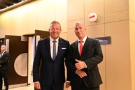 Zväčšiť fotografiu - Film generál golian nahliada „pod uniformu“ a ukazuje hrdinu ako človeka