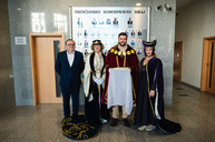 Zväčšiť fotografiu - Historický odkaz regiónu nájdete vo vestibule župného úradu - TSK_zastupiteľstvo_január_mini (1 of 49)