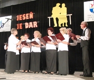 Jesennými darmi boli slnečné vystúpenia - 006