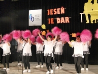 Jesennými darmi boli slnečné vystúpenia - 05