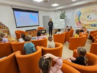 Zväčšiť fotografiu - Knižnici záleží na zdraví planéty i jednotlivcov - 