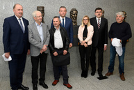 Zväčšiť fotografiu - Kodifikátor spisovnej slovenčiny zomrel pred 165 rokmi - 20190506_TSK_busty_018w