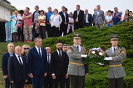 Zväčšiť fotografiu - Krajskí poslanci sa stretli v uhrovci pri príležitosti 100. výročia narodenia a. dubčeka - _RS14901