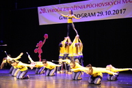 Mažoretky nelly z púchova oslávili dvadsaťročnicu, svojim trénerkám a rodičom sa poďakovali slávnostným galaprogramom - IMG_7047