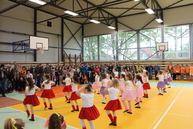 Na považí vyrástli farebné máje, symboly jari, prebúdzajúcej sa prírody, ale aj mladosti a hojnej úrody - 12