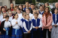 Na považí vyrástli farebné máje, symboly jari, prebúdzajúcej sa prírody, ale aj mladosti a hojnej úrody - 14