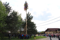 Na považí vyrástli farebné máje, symboly jari, prebúdzajúcej sa prírody, ale aj mladosti a hojnej úrody - 6