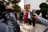 Zväčšiť fotografiu - Na študentov oddnes dohliada sám dubček - TSK_TNuni_busta Dubček_mini (46 of 57)