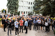 Zväčšiť fotografiu - Na študentov oddnes dohliada sám dubček - TSK_TNuni_busta Dubček_mini (6 of 57)