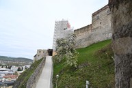 Zväčšiť fotografiu - Na trenčianskom hrade sa zastavil čas, hodinová veža prechádza rekonštrukciou