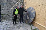Zväčšiť fotografiu - Na trenčianskom hrade sa zastavil čas, hodinová veža prechádza rekonštrukciou
