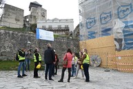 Zväčšiť fotografiu - Na trenčianskom hrade sa zastavil čas, hodinová veža prechádza rekonštrukciou