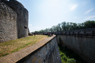Na trenčianskom hrade župa začína s budovaním nového vstupu so samostatnou pokladňou - 20180605_TN_Juzne_opevnenie_foto_Radovan_Stoklasa_049w