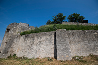 Na trenčianskom hrade župa začína s budovaním nového vstupu so samostatnou pokladňou - 20180605_TN_Juzne_opevnenie_foto_Radovan_Stoklasa_052w