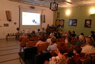 Zväčšiť fotografiu - Nadšenci vesmíru si zatmenie slnka prišli pozrieť i napriek zlému počasiu - 