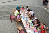 Zväčšiť fotografiu - Nádvorie župnej galérie počas leta láka tvorivé duše - DSC_2324