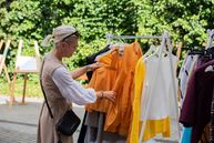 Zväčšiť fotografiu - Nádvorie župnej galérie počas leta láka tvorivé duše - DSC_6767_copy