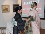 Návštevníkov trenčianskeho hradu zaujali ikebany aj kimoná - JPN na hrade TN_2015 (6)