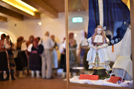 Neopakovateľné leto na hrade matúša čáka, s pestrou ponukou lákajú turistov aj kultúrne zariadenia v pôsobnosti župy - Aky kroj tak sa stroj_vystava (1)