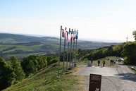 Zväčšiť fotografiu - Nielen fakle, ale aj srdcia sa opäť rozhoreli pri spomienke na generála