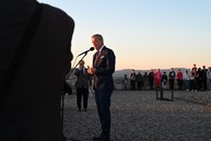 Zväčšiť fotografiu - Nielen fakle, ale aj srdcia sa opäť rozhoreli pri spomienke na generála
