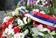 Zväčšiť fotografiu - Nielen fakle, ale aj srdcia sa opäť rozhoreli pri spomienke na generála