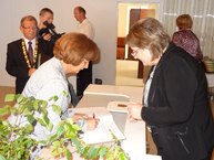 Nitrica  -  dedina plná čuhliarskych vozov - DSC02181