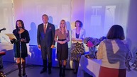 Zväčšiť fotografiu - Ocenenia v rámci flores musarum odovzdané, laureátom spievala sima magušinová - 20221010_173203