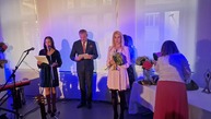Zväčšiť fotografiu - Ocenenia v rámci flores musarum odovzdané, laureátom spievala sima magušinová - 20221010_173550