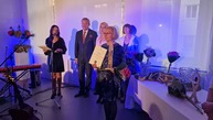 Zväčšiť fotografiu - Ocenenia v rámci flores musarum odovzdané, laureátom spievala sima magušinová - 20221010_173903