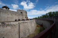 Zväčšiť fotografiu - Pozrite si unikátne video z otvorenia južného opevnenia trenčianskeho hradu - 20210528_TN_HRAD_TREBUCHET_122w