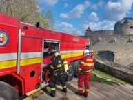 Zväčšiť fotografiu - Simulovaný požiar na trenčianskom hrade - 20230426_091807