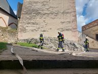 Zväčšiť fotografiu - Simulovaný požiar na trenčianskom hrade - 20230426_094208 (1)