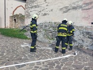 Zväčšiť fotografiu - Simulovaný požiar na trenčianskom hrade - 20230426_094335