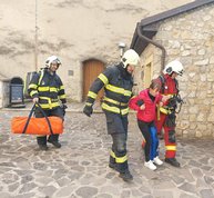 Zväčšiť fotografiu - Simulovaný požiar na trenčianskom hrade - 20230426_095839 (1)