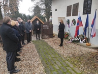 Zväčšiť fotografiu - Spomíname na veľkého človeka a politika - IMG_20211127_103417