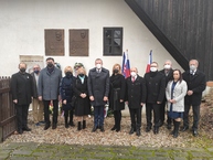 Zväčšiť fotografiu - Spomíname na veľkého človeka a politika - IMG_20211127_103605