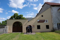 Zväčšiť fotografiu - Spoznajte sedem pobočiek trenčianskeho múzea na jednu vstupenku - 20200602_Beckov_Ambrovec_001