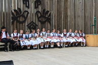 Trenčianska elektrická železnica oslávila 110 rokov svojej bohatej existencie. v mníchovej lehote sa 39.-krát stretli folklórne skupiny a súbory z trenčianskeho regiónu. - IMG_6163